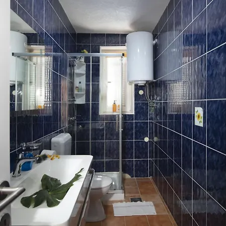 Venus Mit Whirlpool- Sauna In By Interhome בית נופש באניולה