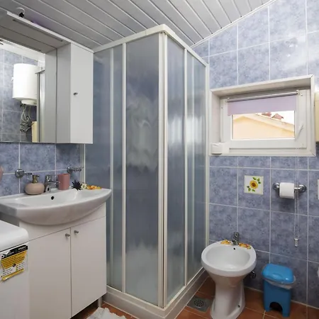 Venus Mit Whirlpool- Sauna In By Interhome באניולה