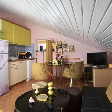 Venus Mit Whirlpool- Sauna In By Interhome * באניולה