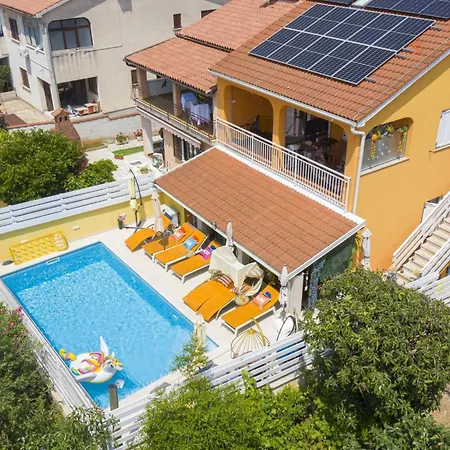 בית נופש Venus Mit Whirlpool- Sauna In By Interhome *
